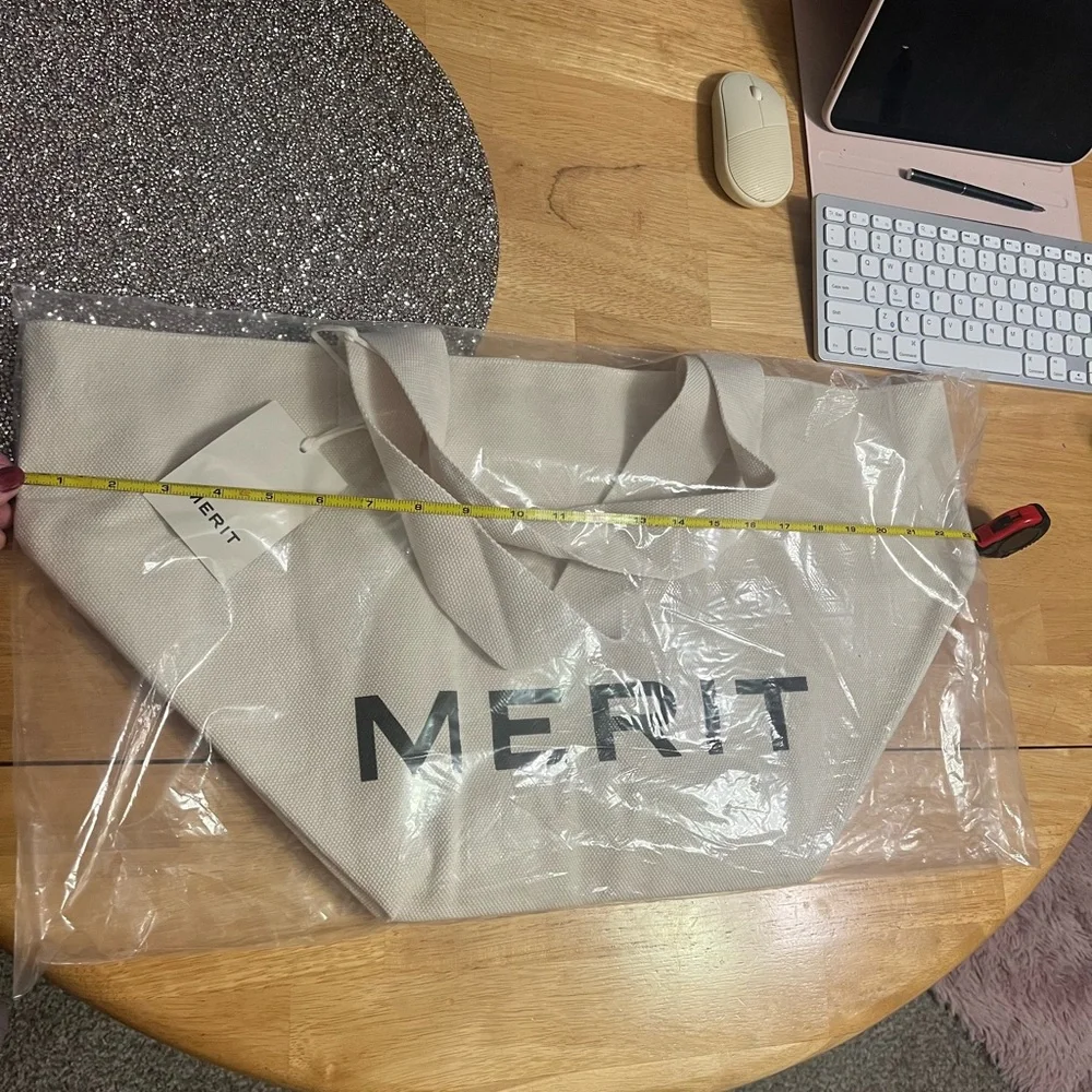 Merit The Everything Cream Bag - Picture 11 of 13